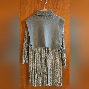 Tahari Green Shrug Sweater with Elegant Design